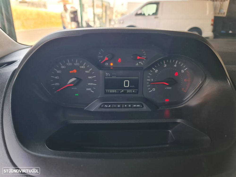 Peugeot Partner Asphalt 1.6 HDi 100cv Câmara CarPlay IVA Dedutível - 19