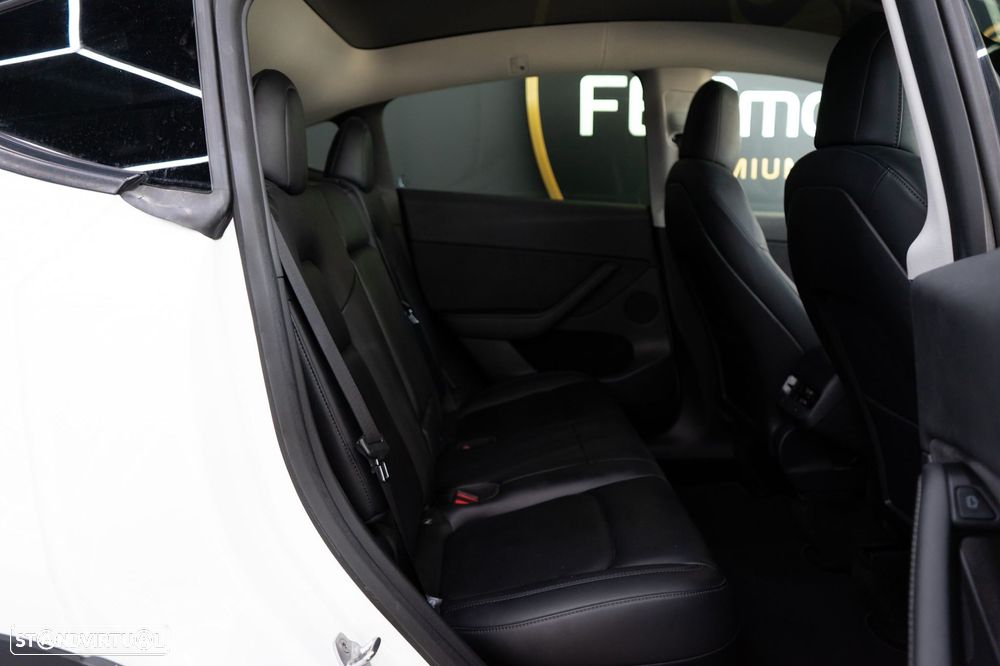 Tesla Model Y RWD - 40