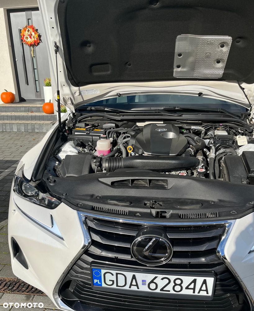 Lexus IS 200t Elite - 3