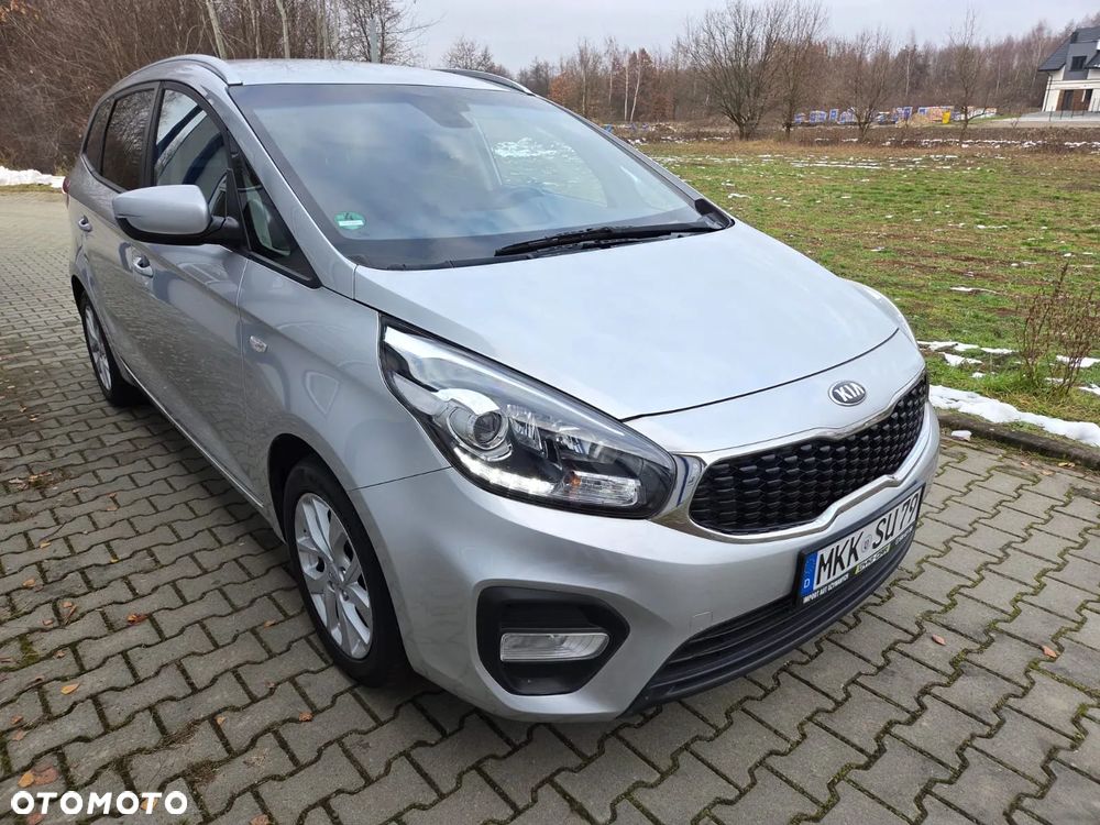 Kia Carens 1.6 GDI Dream Team Edition - 11