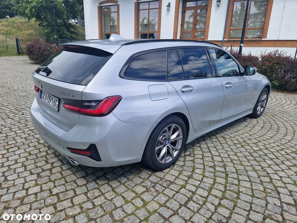 BMW Seria 3 330e xDrive - 9