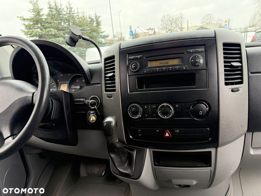 Mercedes-Benz Sprinter - 16