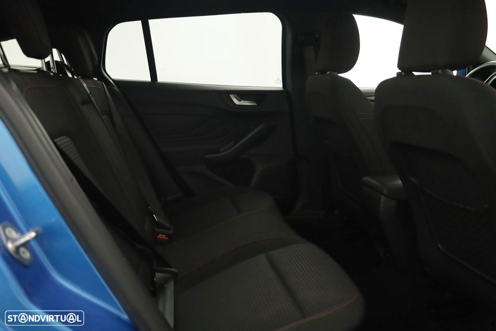 Ford Focus SW - 22