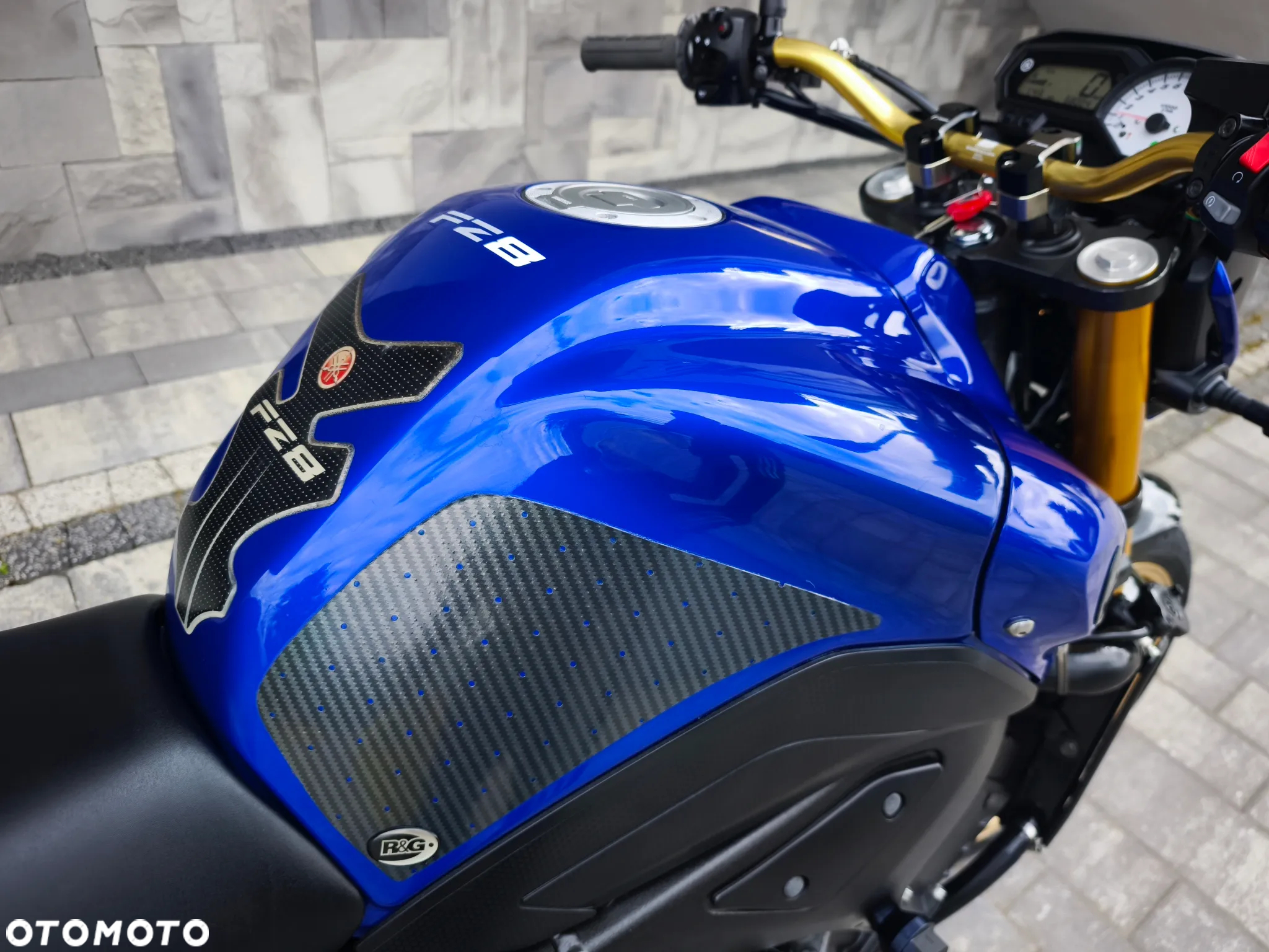 Yamaha FZ8 - 10