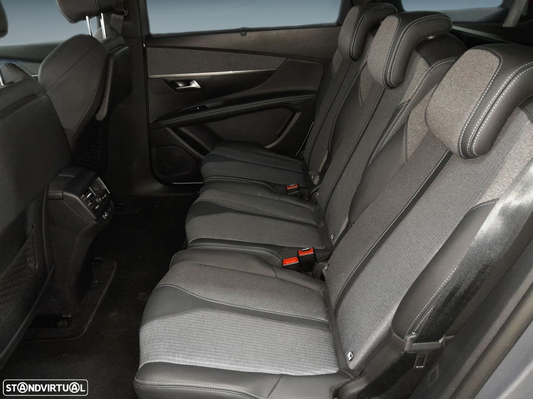 Peugeot 5008 1.2 PureTech Allure EAT8 - 13
