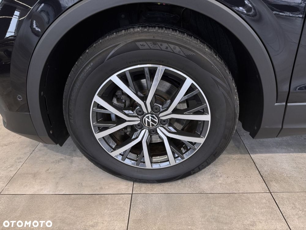Volkswagen Tiguan - 11