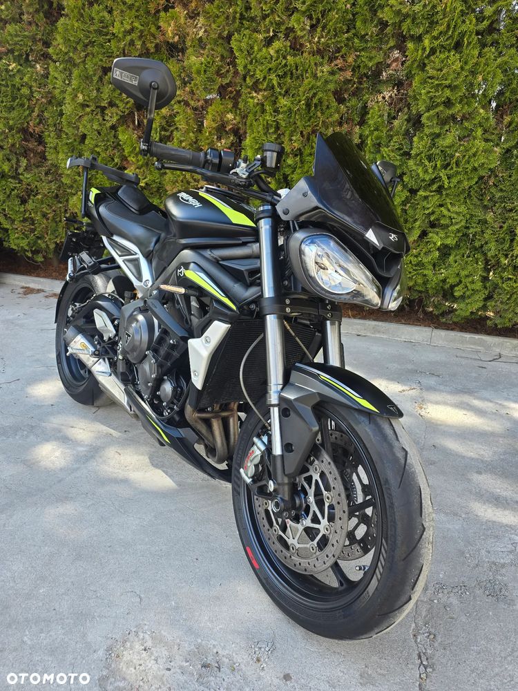 Triumph Street Triple - 1