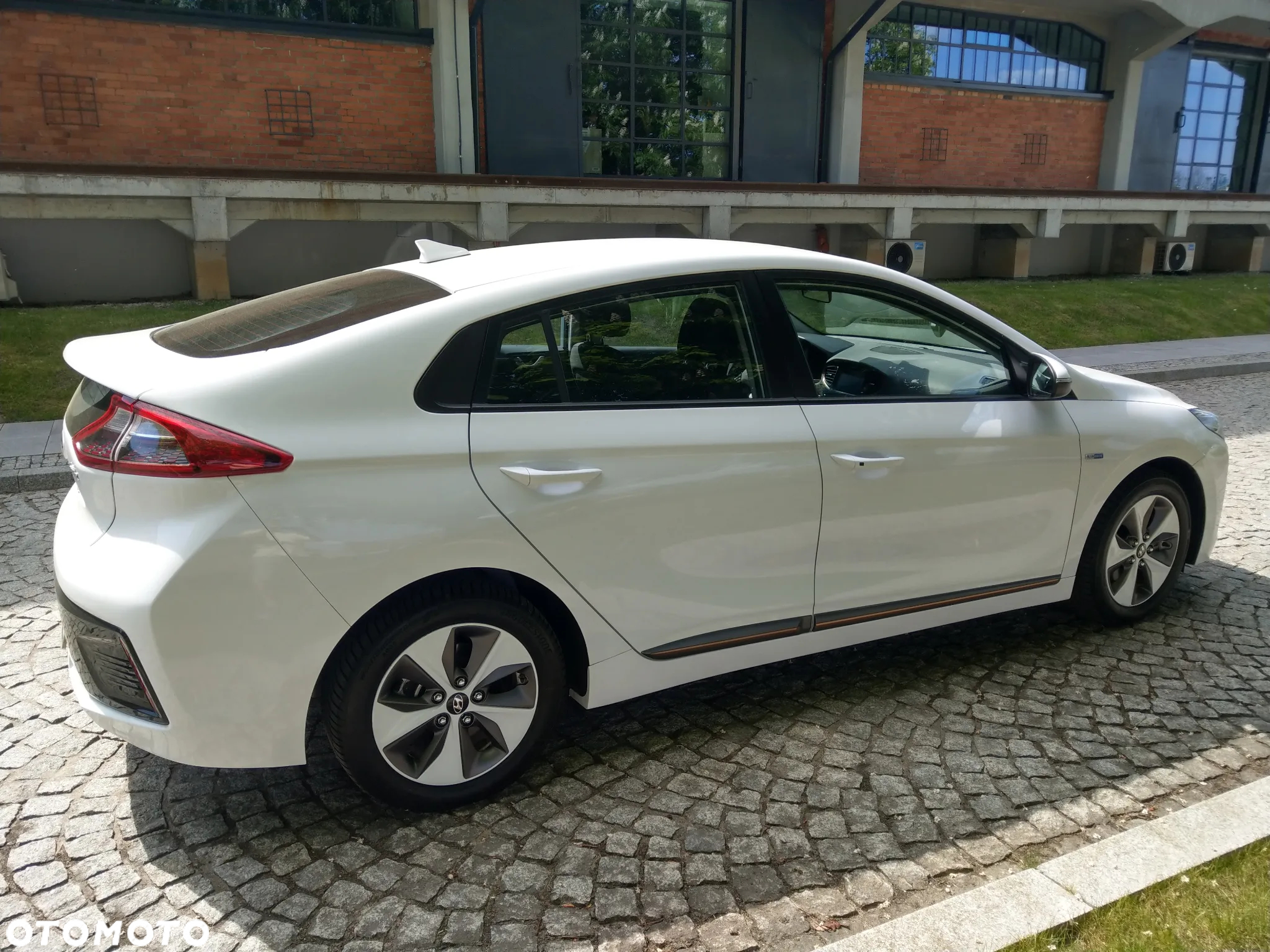 Hyundai IONIQ electric Premium - 9