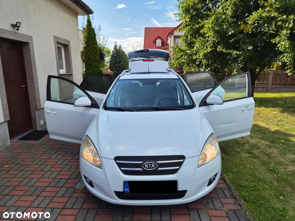 Kia Ceed 2.0 crdi Comfort + - 8