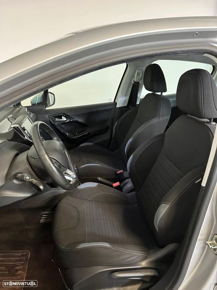 Peugeot 208 1.2 PureTech Allure - 10