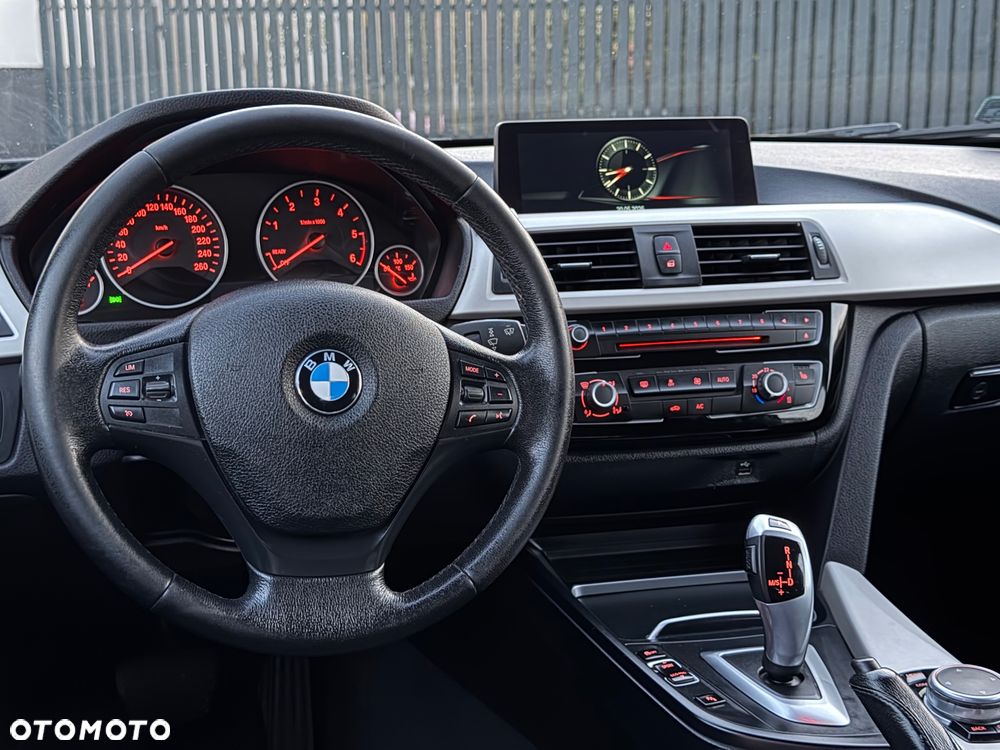 BMW Seria 3 318d - 16