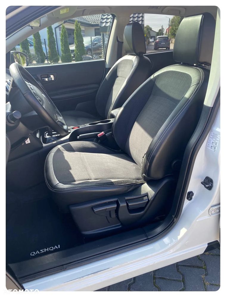 Nissan Qashqai - 25