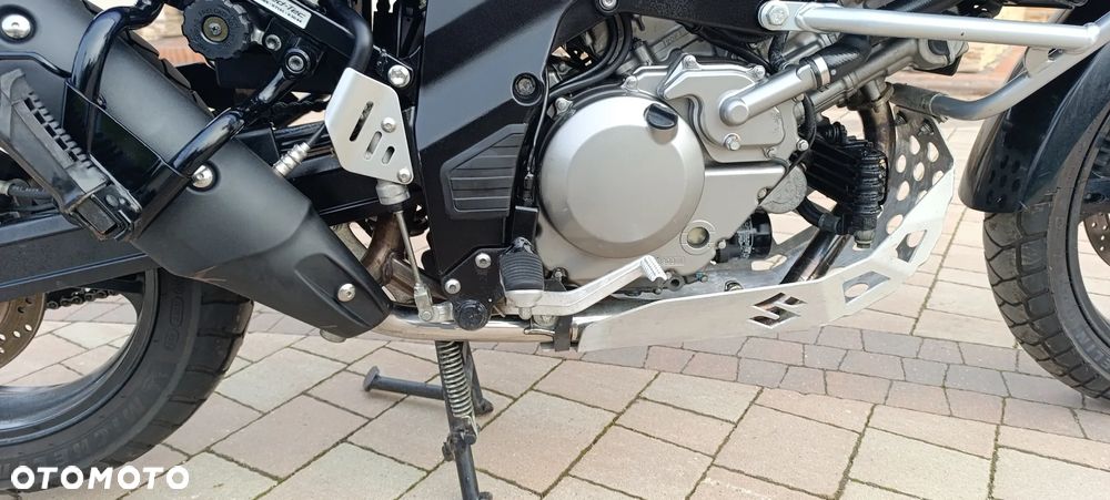 Suzuki V-STROM - 28