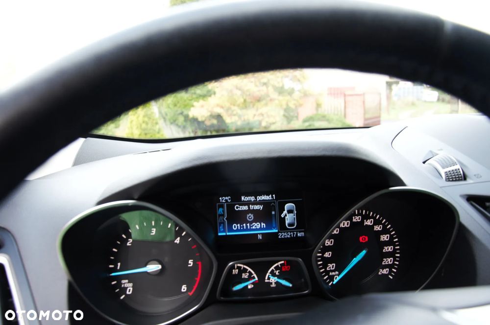 Ford Kuga 2.0 TDCi 2x4 Titanium - 35