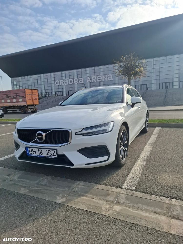 Volvo V60 B4 MHEV AT8 FWD Momentum - 1
