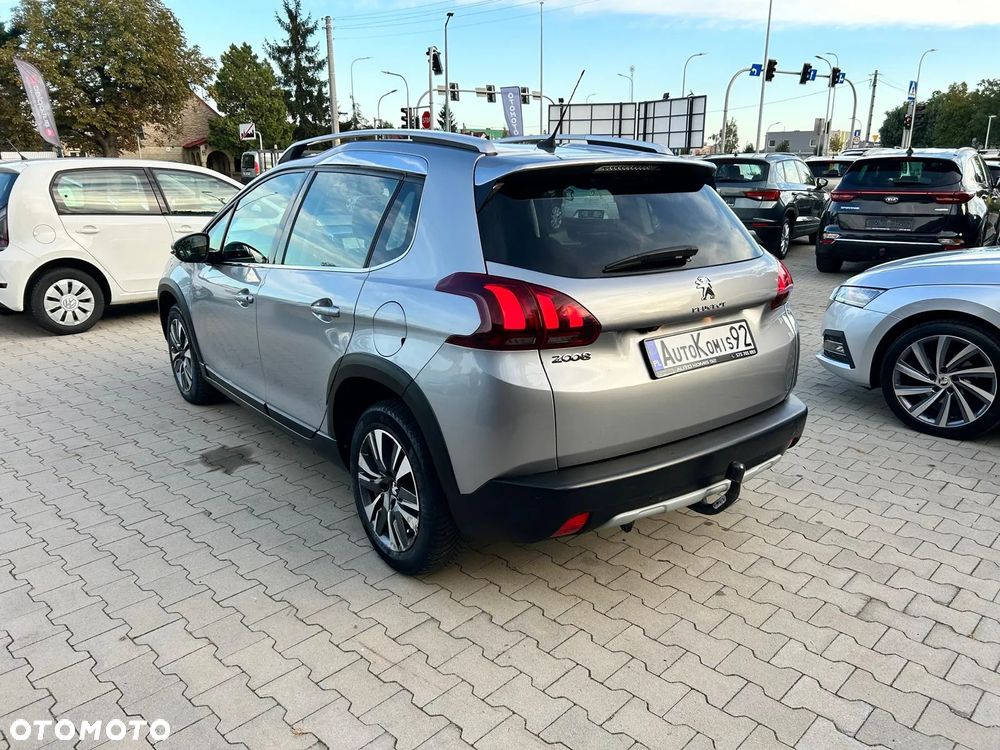 Peugeot 2008 1.2 Pure Tech GPF Allure S&S EAT6 - 10