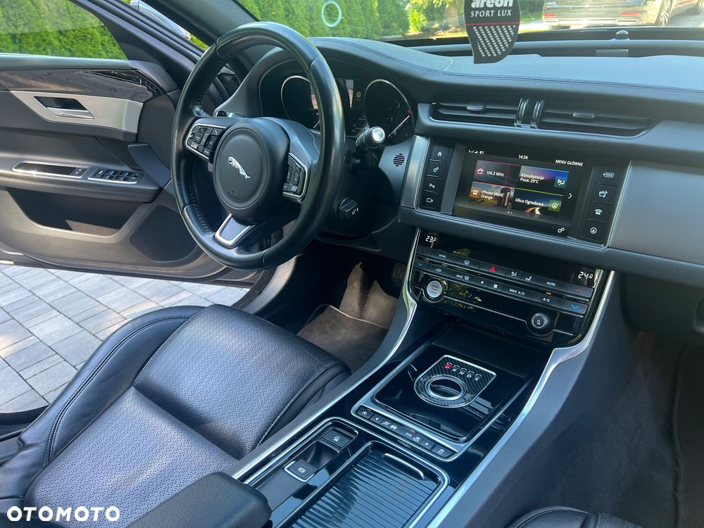 Jaguar XF 2.0 i4D Prestige - 24