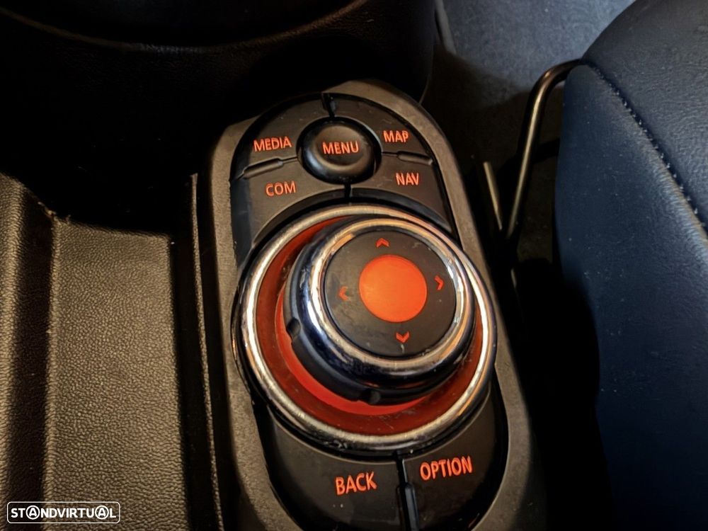 MINI 3 Portas One Sport Edition - 12
