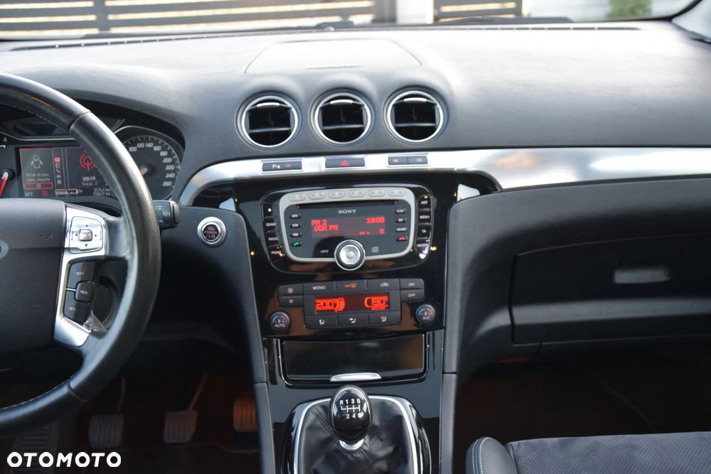 Ford S-Max 2.0 TDCi DPF Titanium - 13