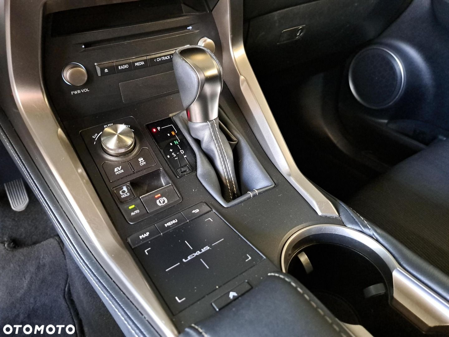 Lexus NX - 26