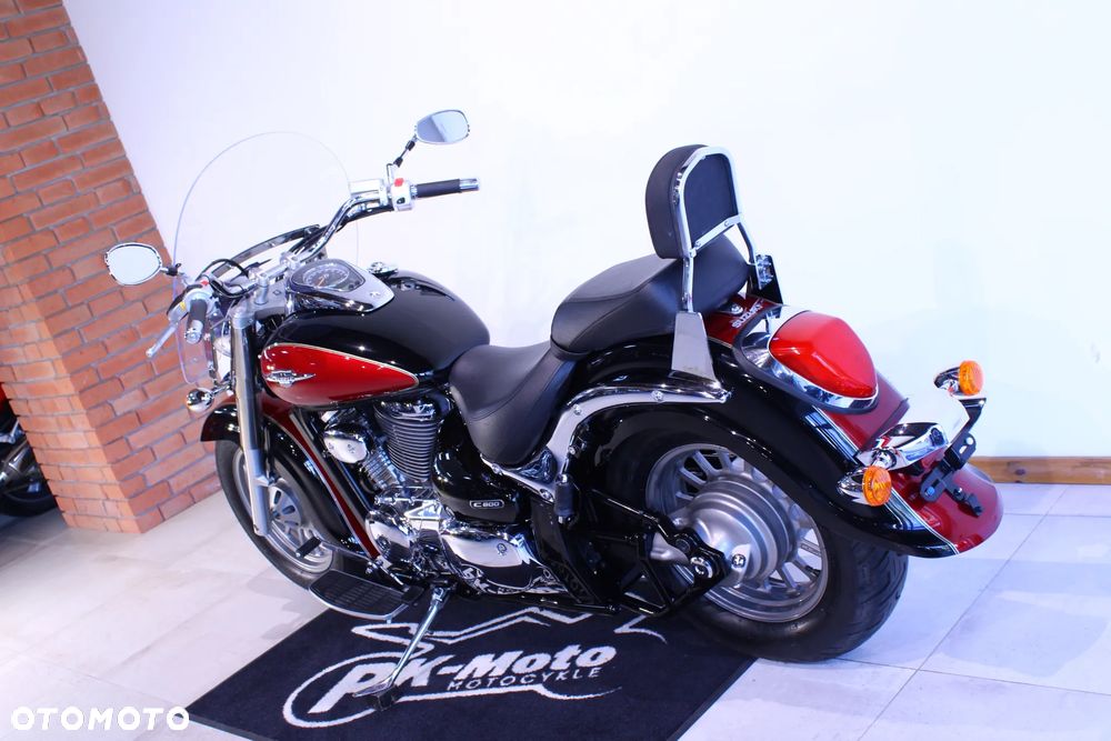 Suzuki Intruder - 6
