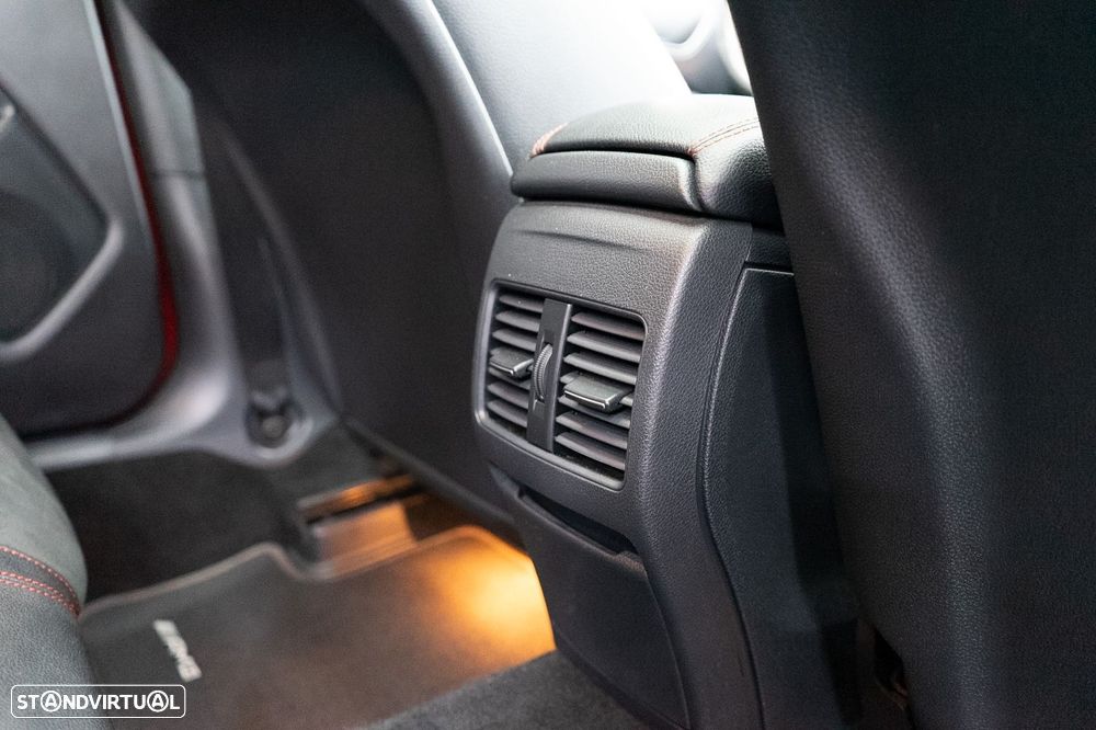 Mercedes-Benz A 180 d AMG Line - 43