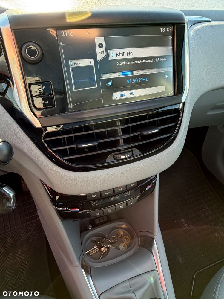 Peugeot 208 1.4 VTi Allure - 24