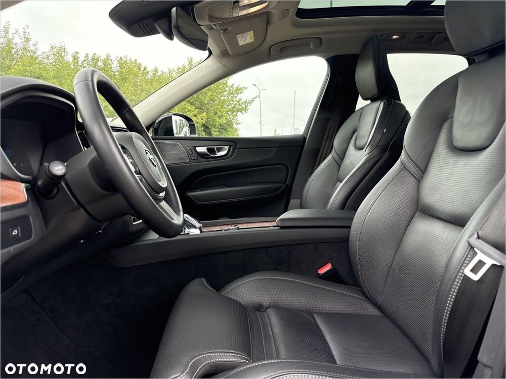 Volvo XC 60 B4 D AWD Ultimate Dark - 8