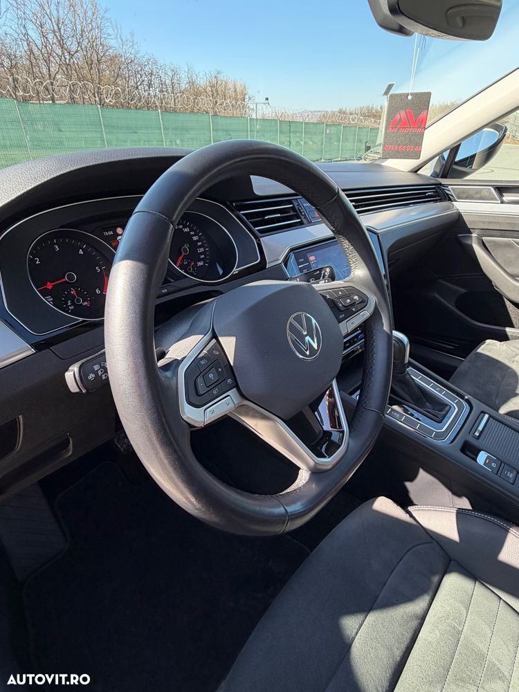 Volkswagen Passat 2.0 TDI SCR DSG Elegance - 17