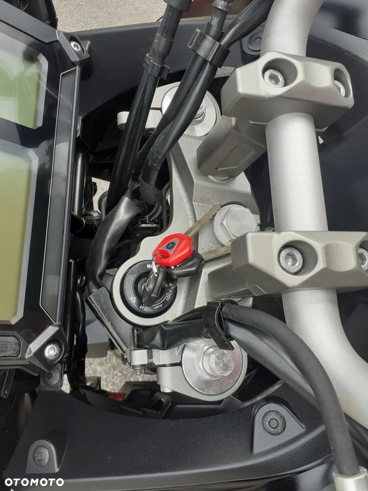 Yamaha MT - 6