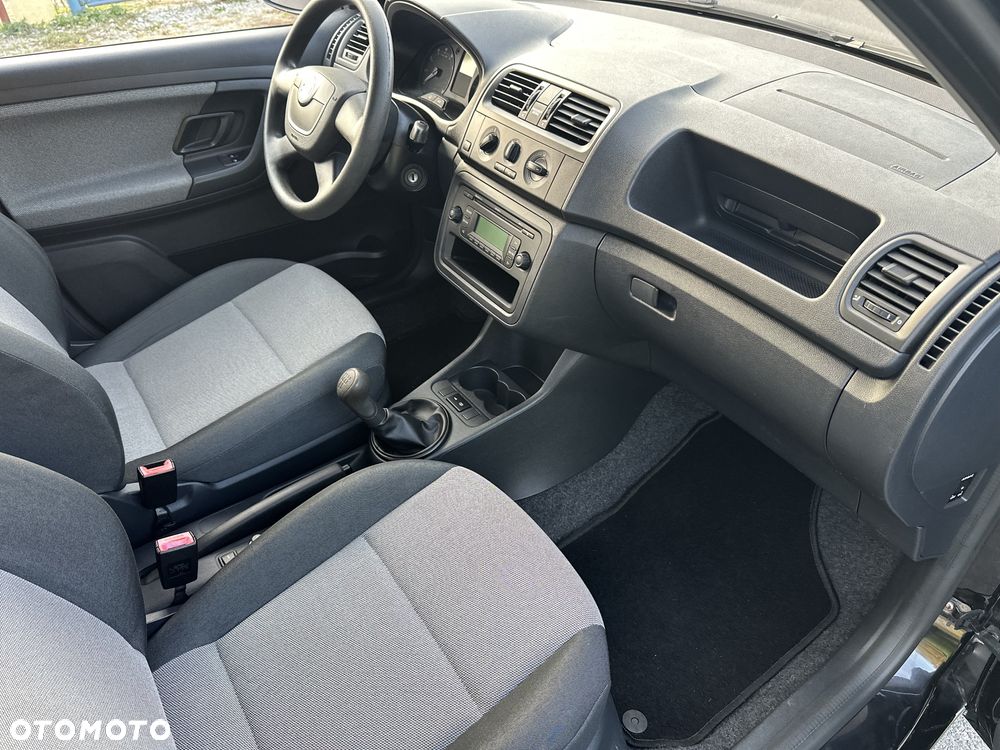 Skoda Fabia 1.2 HTP STYLE Edition - 25