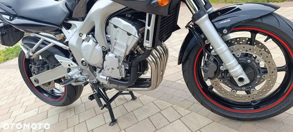 Yamaha FZ - 28