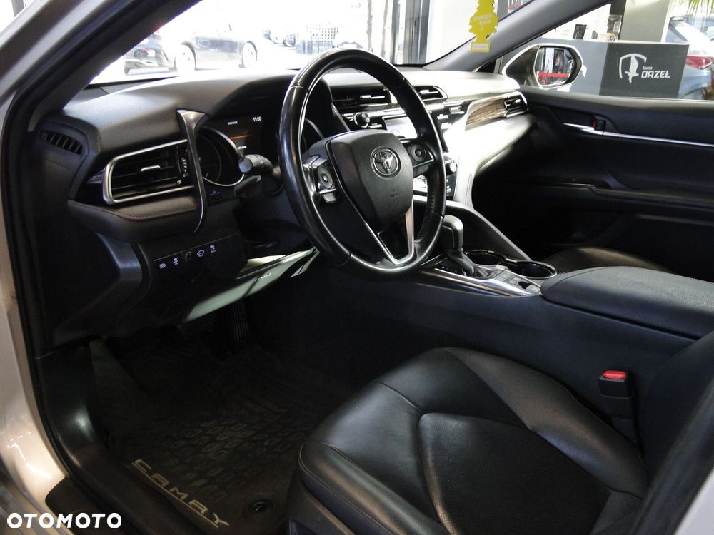 Toyota Camry - 20
