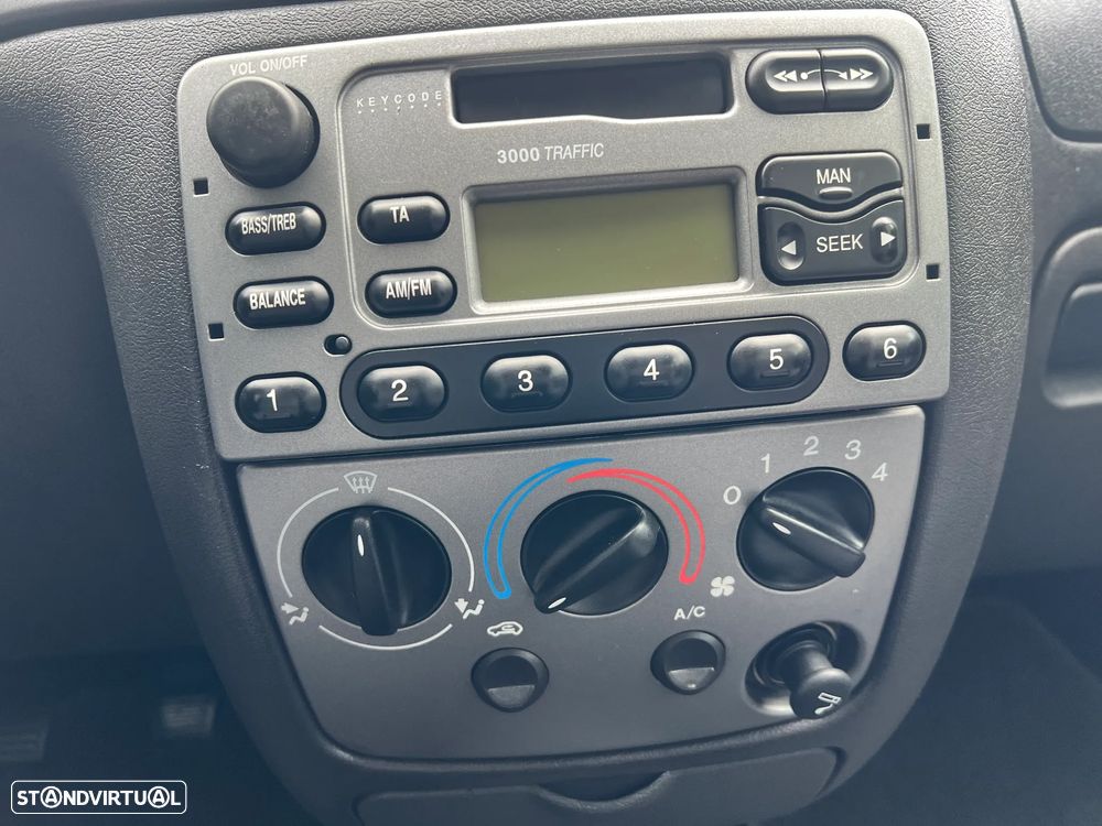 Ford Fiesta 1.25 Studio - 16