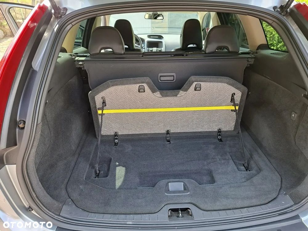 Volvo XC 60 D5 AWD - 10