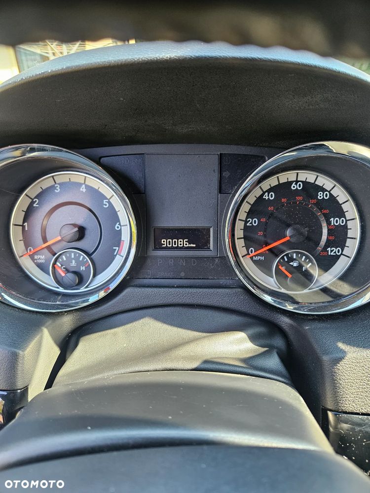 Dodge Grand Caravan - 11