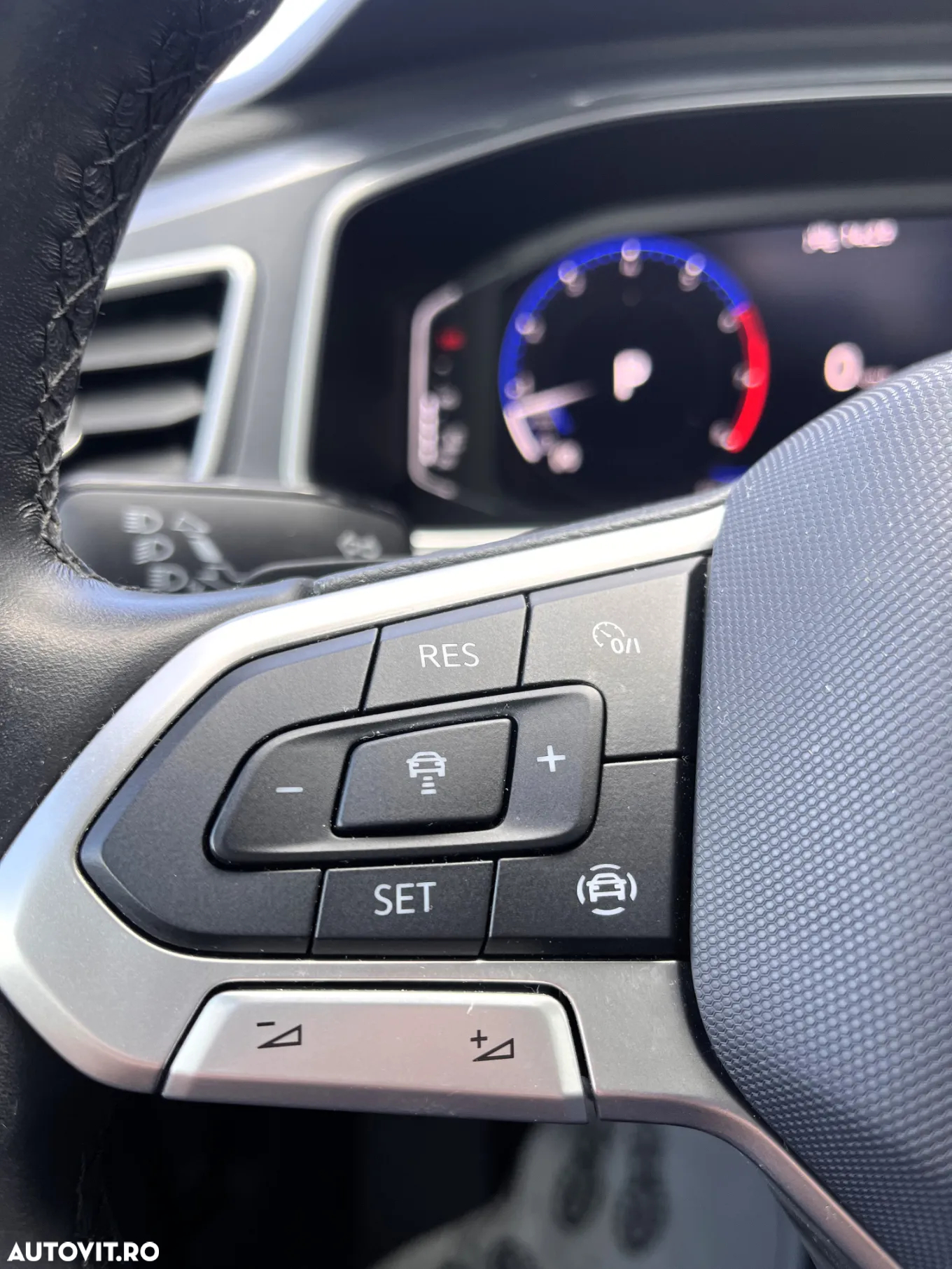 Volkswagen T-ROC 1.5 TSI DSG Style - 22