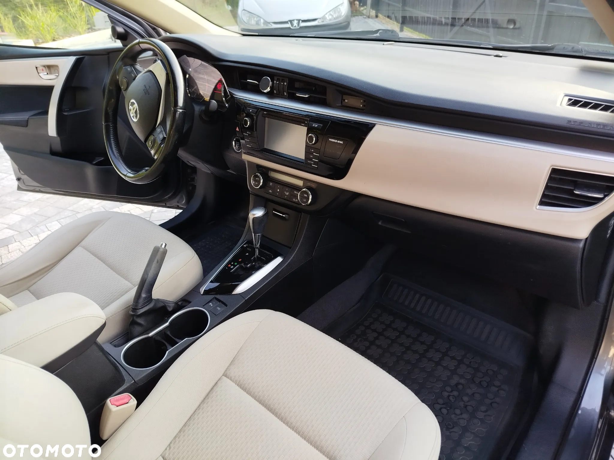 Toyota Corolla - 10