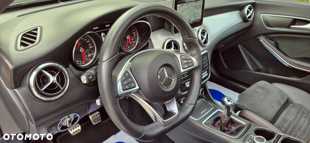 Mercedes-Benz CLA 180 AMG Line - 14