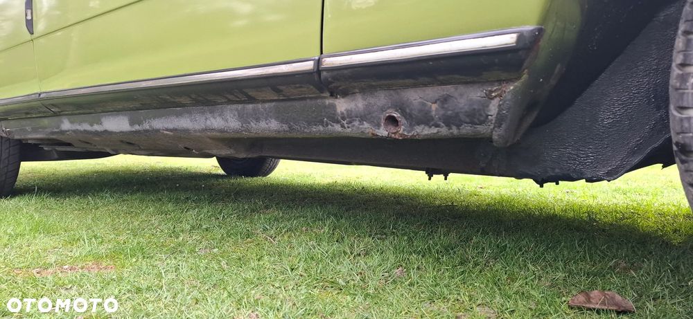 Mercedes-Benz 280 - 35