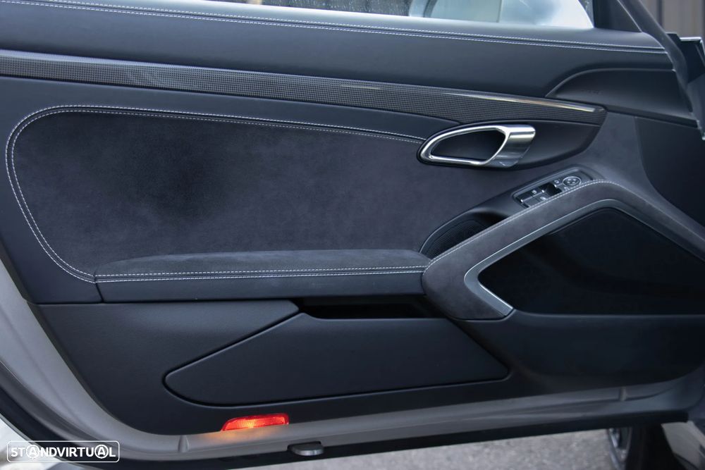 Porsche 911 (991) Carrera 4 GTS PDK - 31