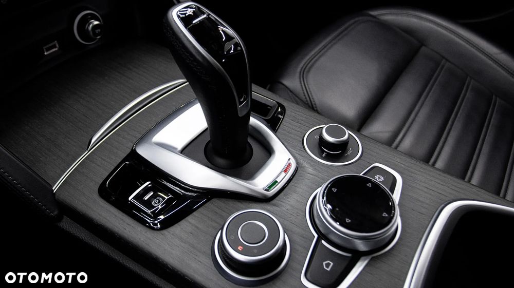 Alfa Romeo Stelvio 2.0 Turbo TI Q4 - 26