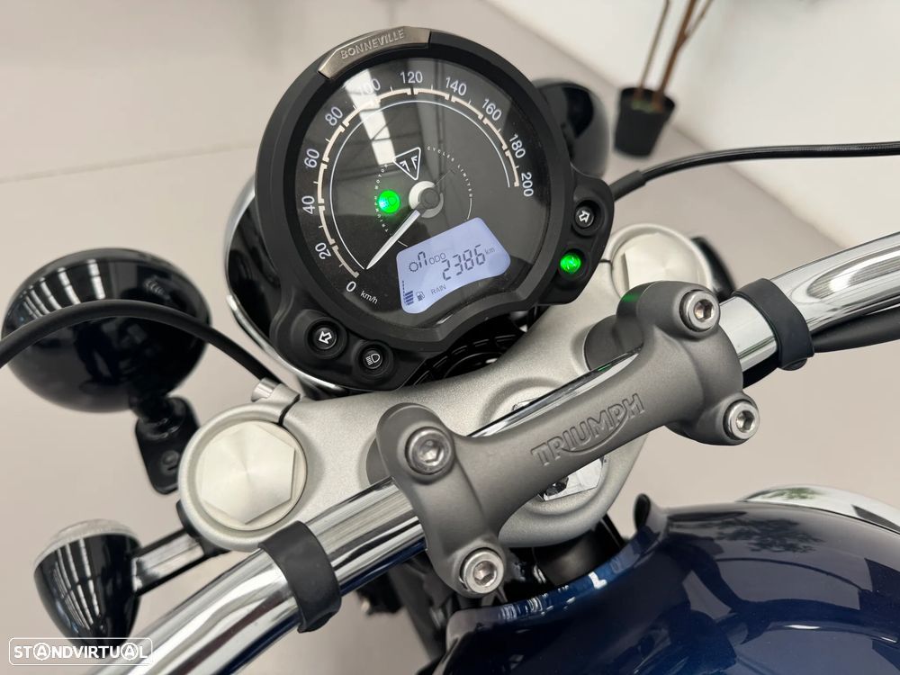 Triumph Bonneville SPEEDMASTER - 11