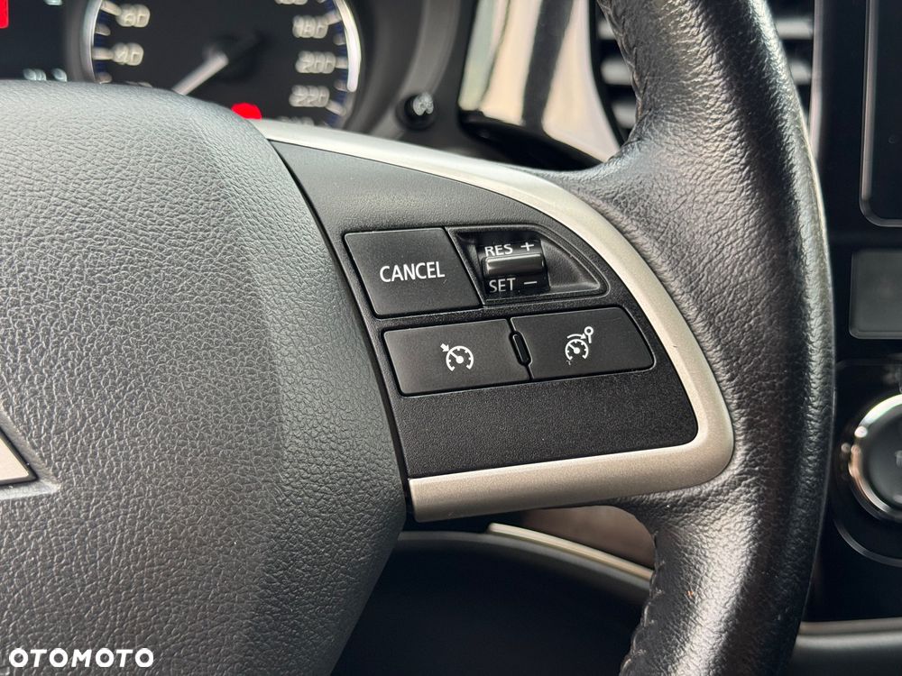 Mitsubishi Outlander - 14