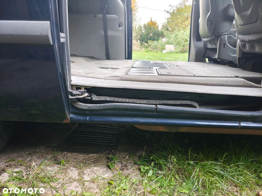 Dodge Grand Caravan - 9