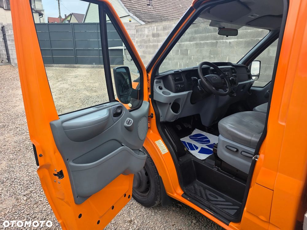 Ford Transit - 9