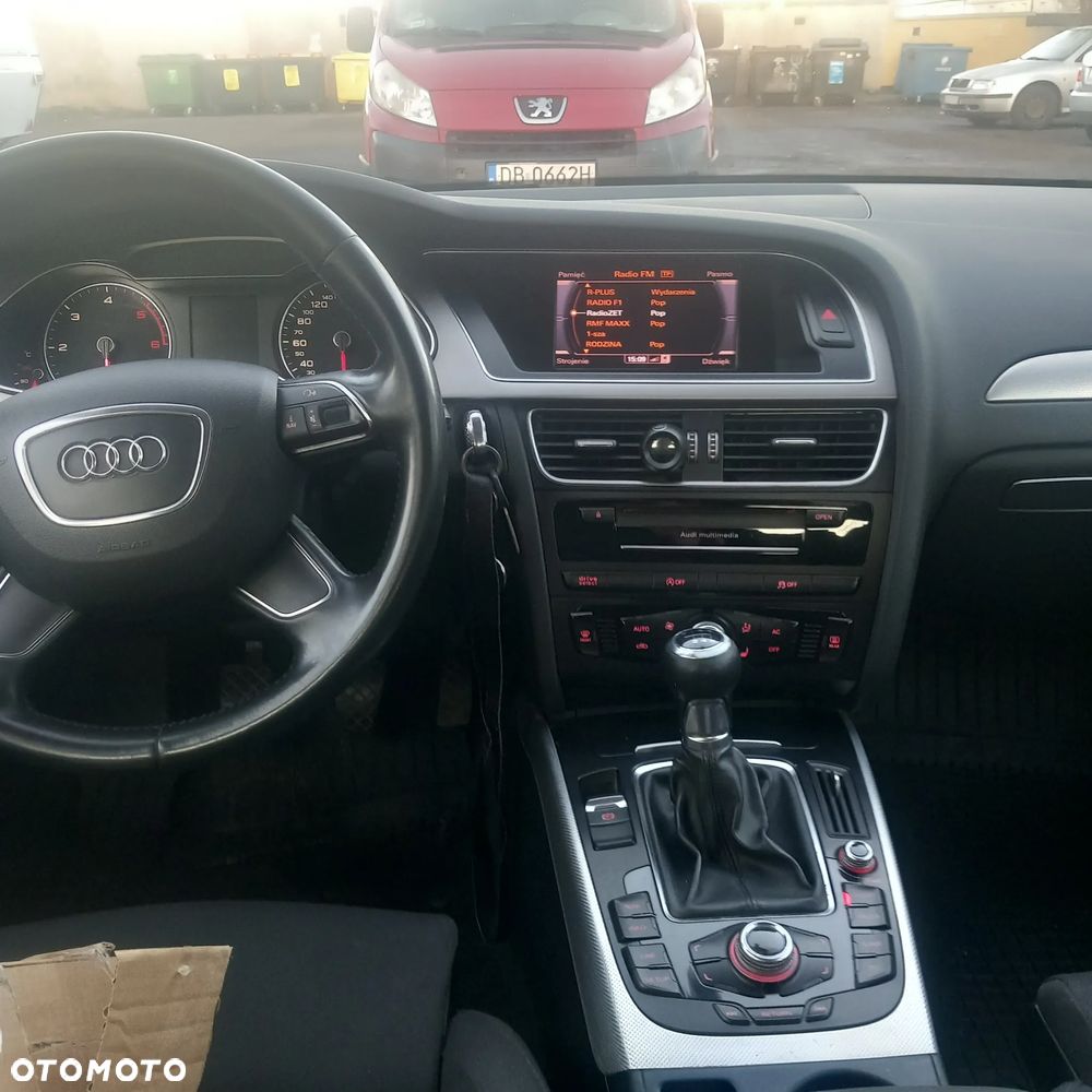 Audi A4 Avant 2.0 TDI DPF Ambiente - 14