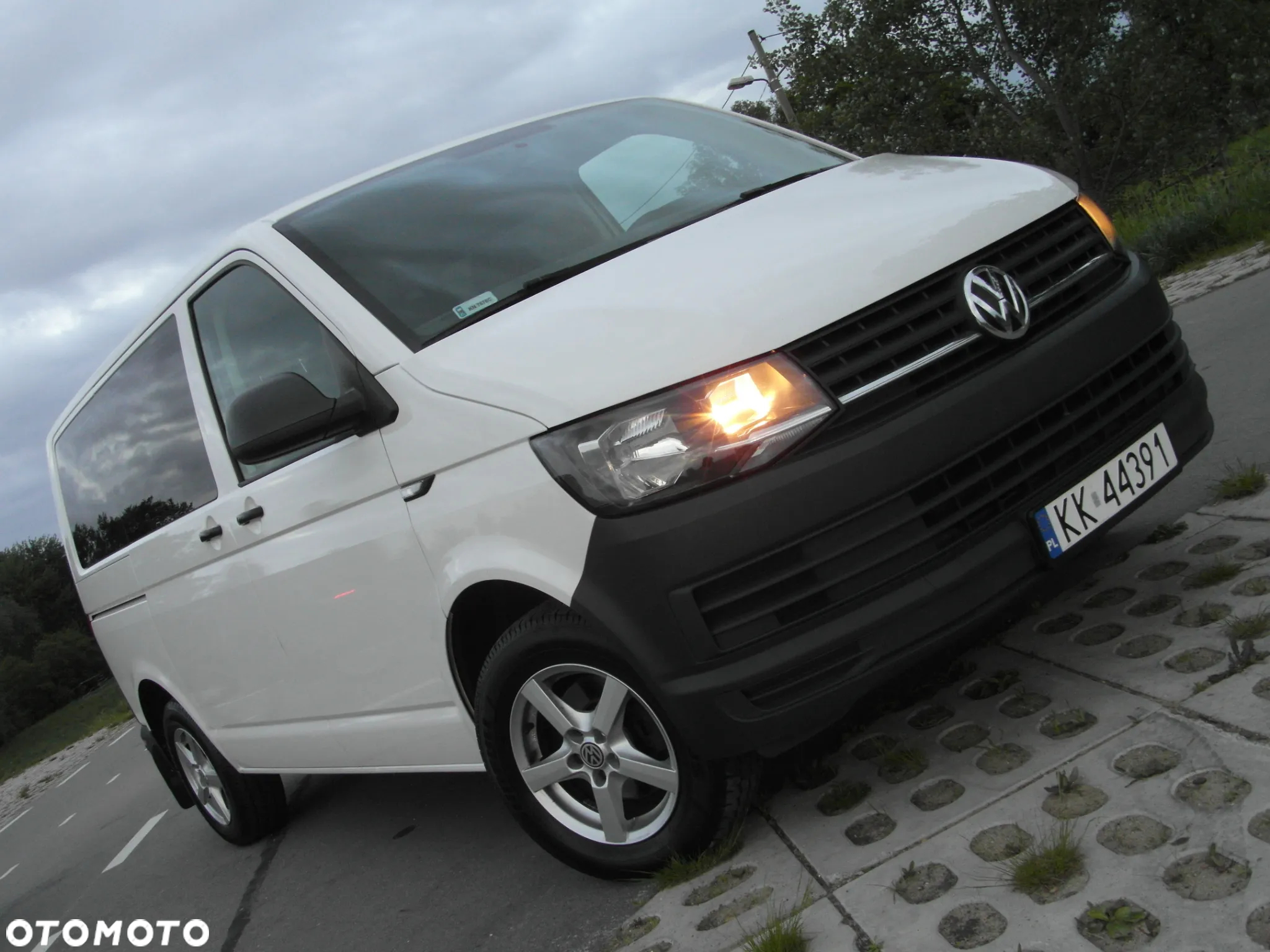 Volkswagen Transporter T6 TDI L1H1 - 11
