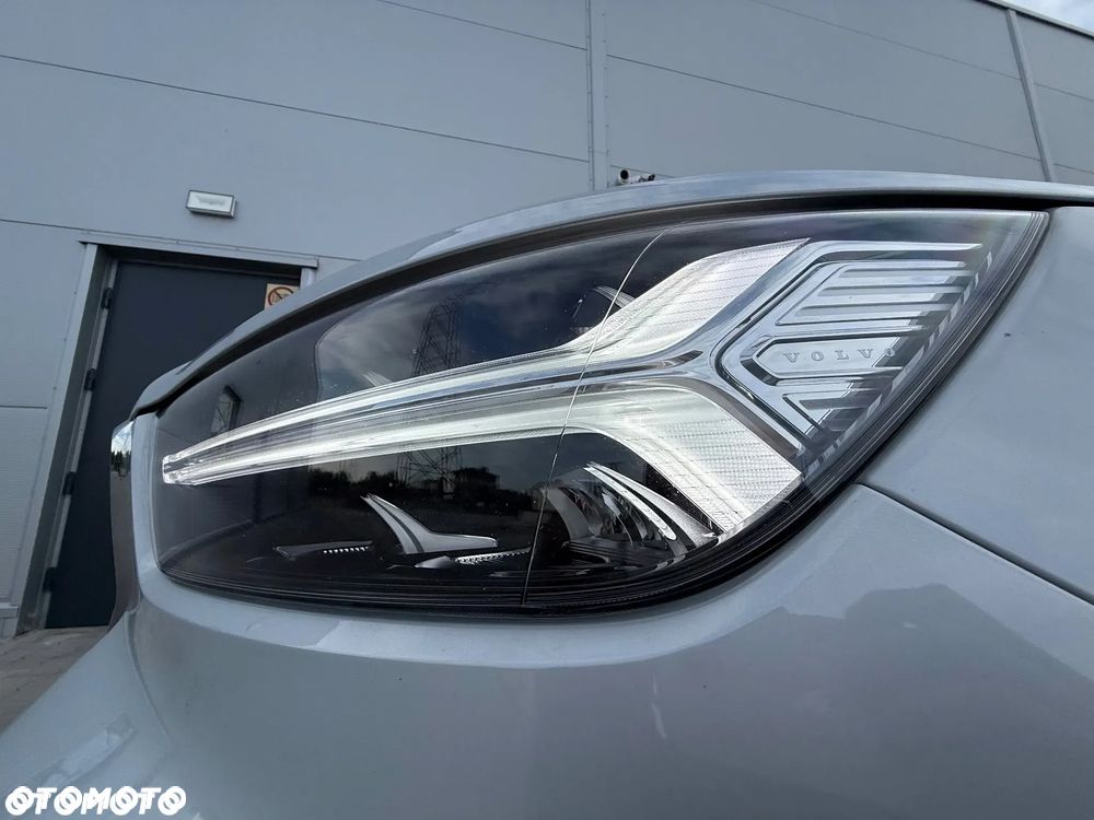 Volvo XC 40 T2 Momentum Core - 18