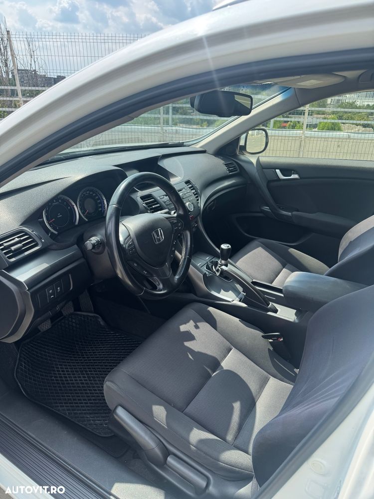 Honda Accord 2.0 Comfort - 14